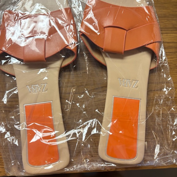 Zara Women's Elegant Cream Sandals - Picture 3 of 6